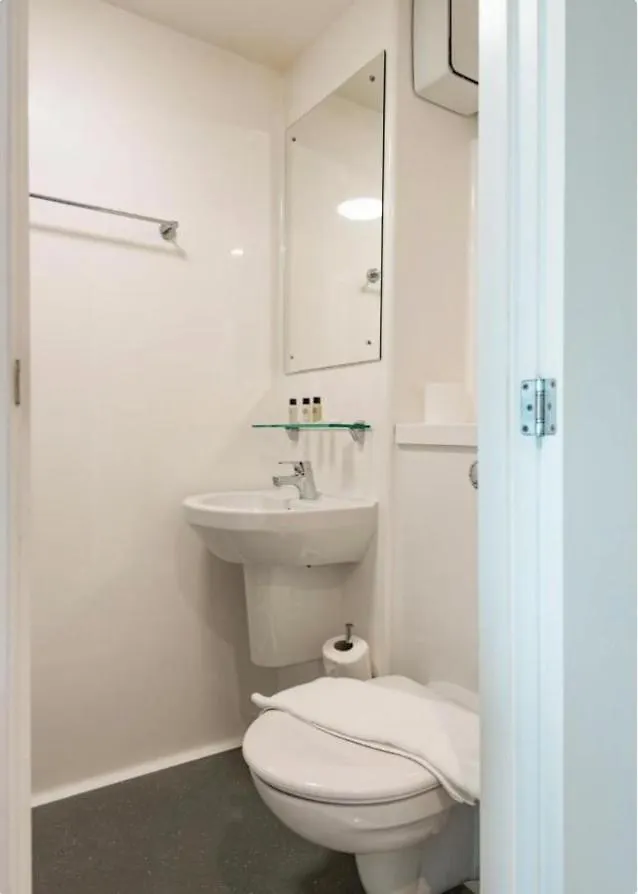 Apartment Spacious & Bright Studio In Lewisham Quick Links London